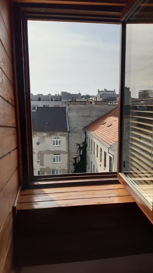 Apartamento Attic Flat In The Center Bratislava Exterior foto