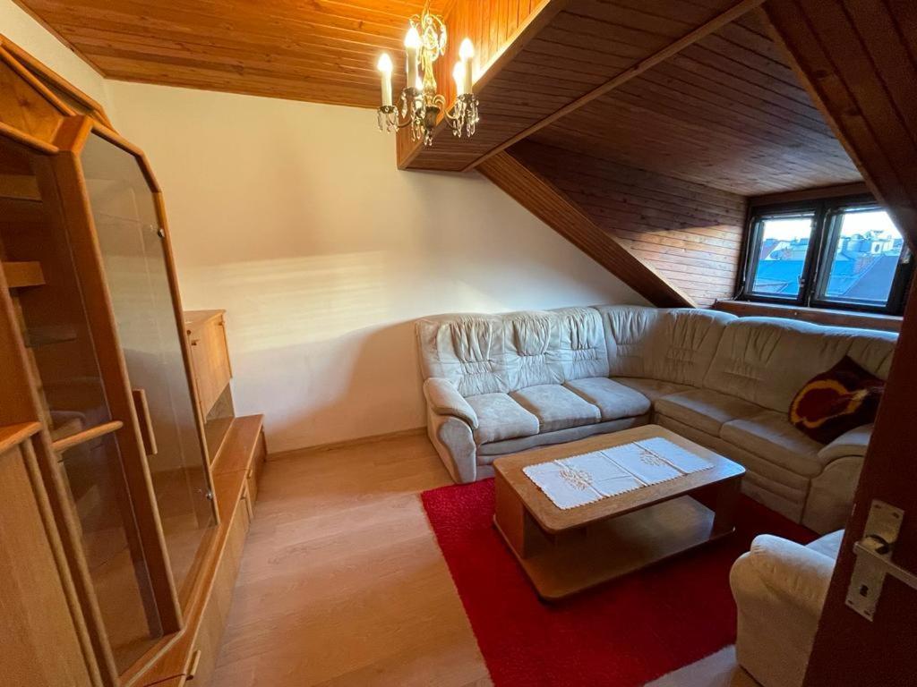 Apartamento Attic Flat In The Center Bratislava Exterior foto